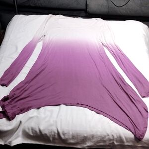 Chelsea & Theodore women's long sleeved long shirt size medium